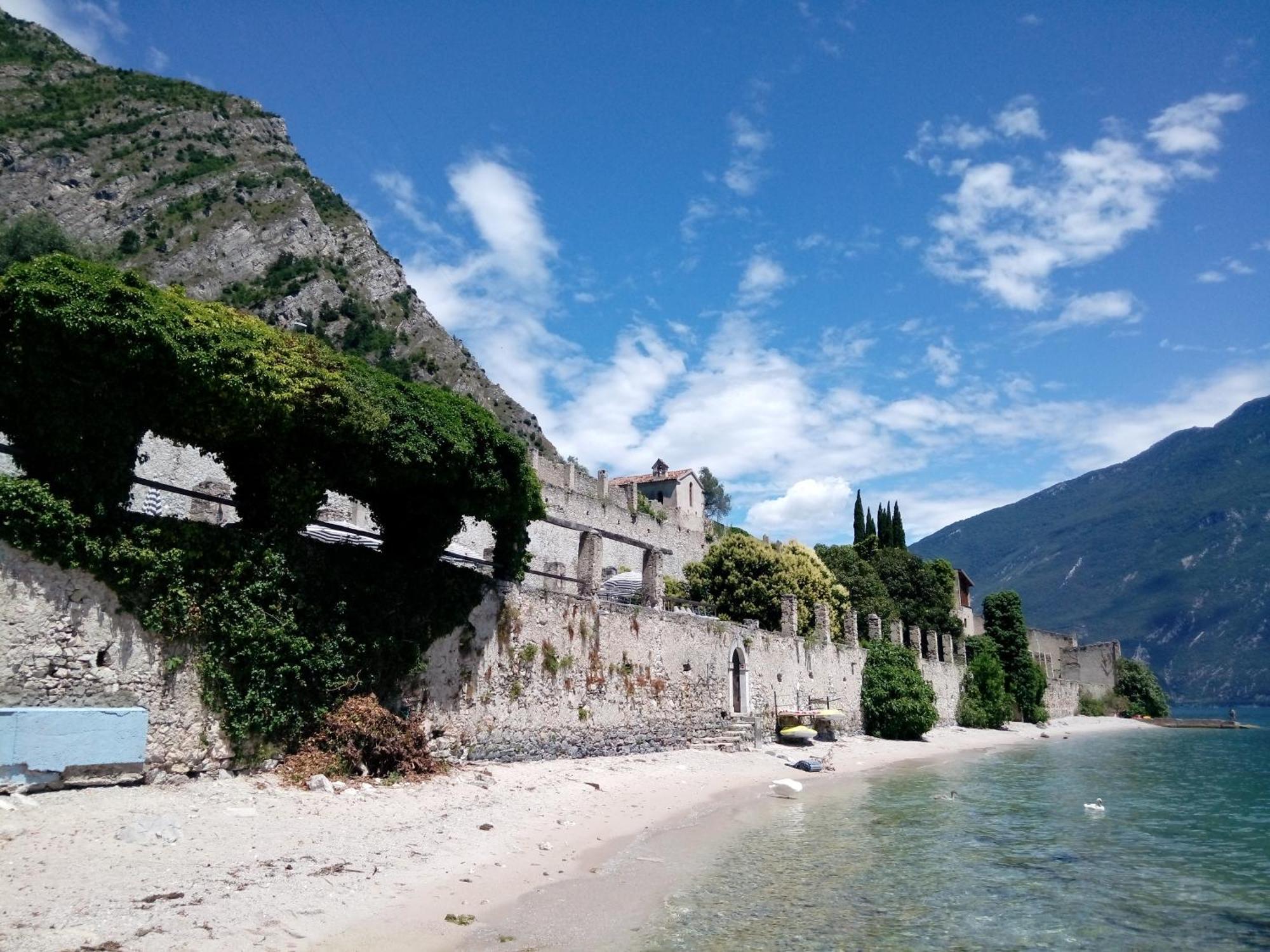 Atlante Hotel Toscolano Maderno Exterior photo
